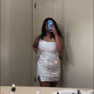 Body con one shoulder dress sequin